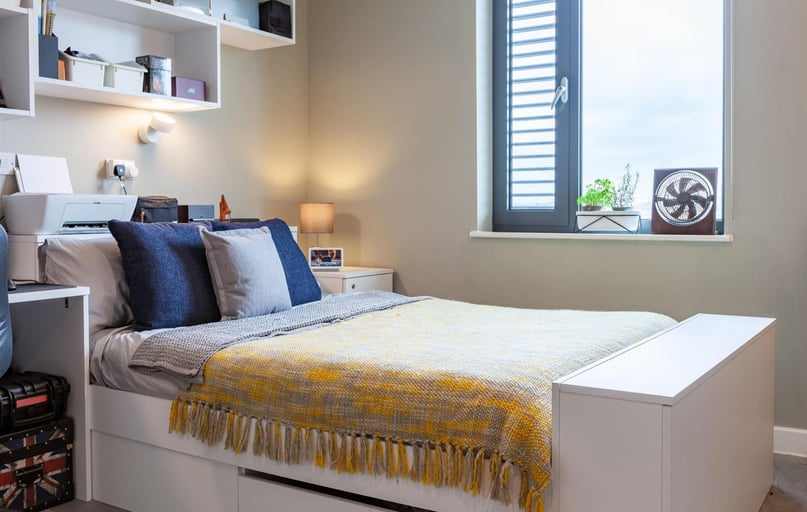 Heavitree Road, St Sidwells, Exeter - Image 1